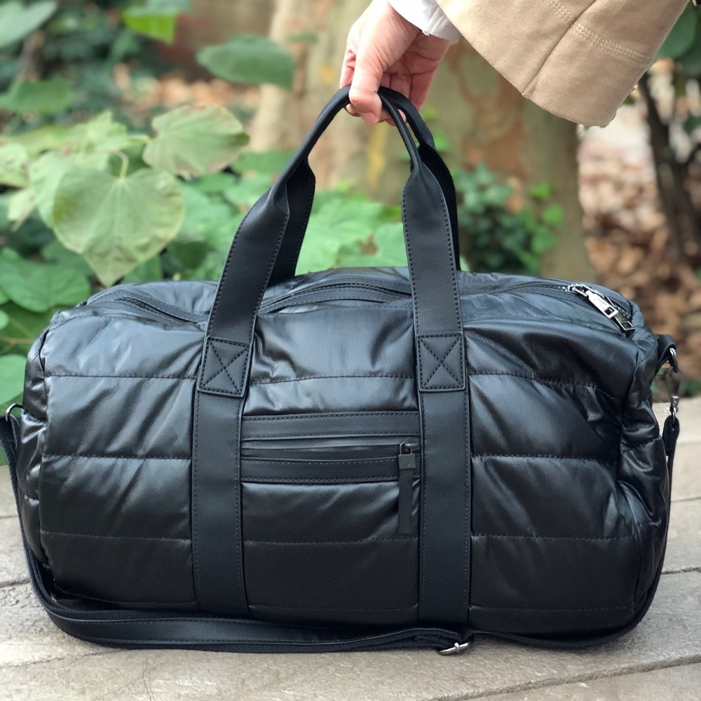 Powerplay Black Pillowy Quilted Duffle Bag - Picture 3 of 8